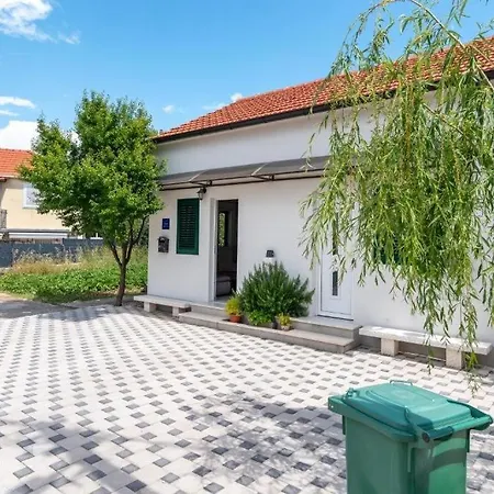 公寓 With Parking Space Zedno, Ciovo - 24516