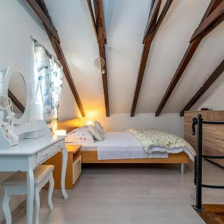 With Parking Space Zedno, Ciovo - 24516 特罗吉尔