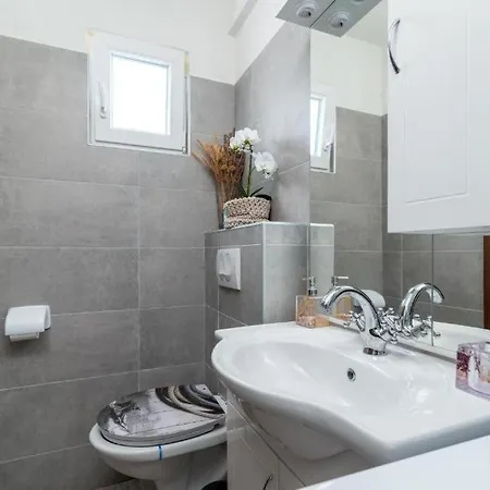 公寓 With Parking Space Zedno, Ciovo - 24516 特罗吉尔